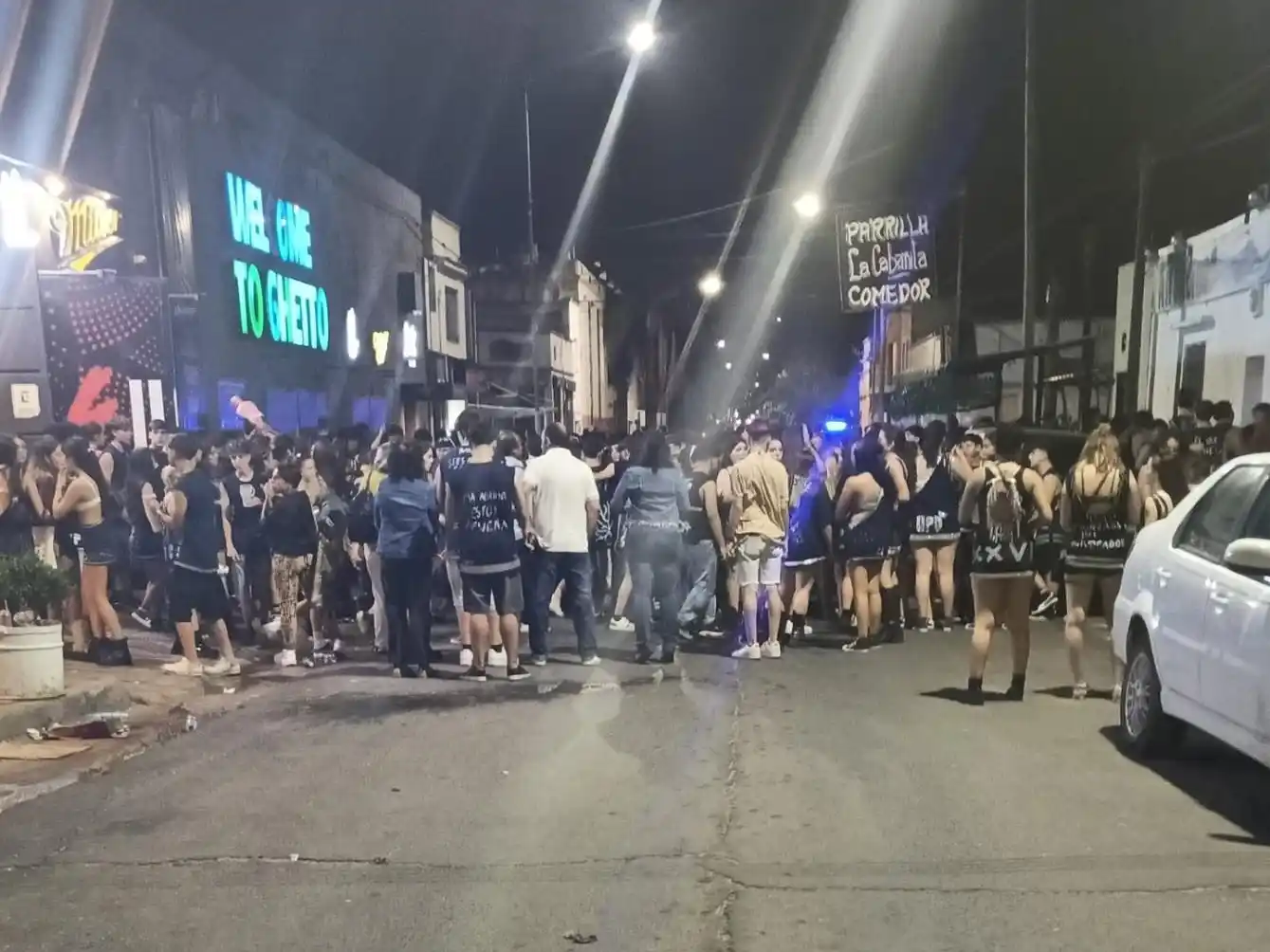 La policía desplegó un operativo especial por los festejos estudiantiles del UPD