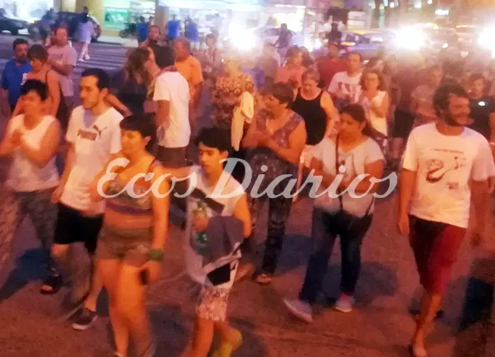 Marcha para que no bajen vehículos a la playa
