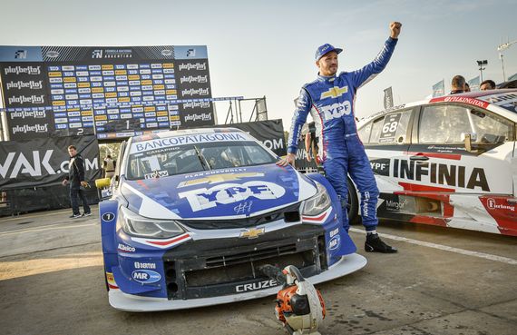 Canapino acentuó su dominio ganando la final