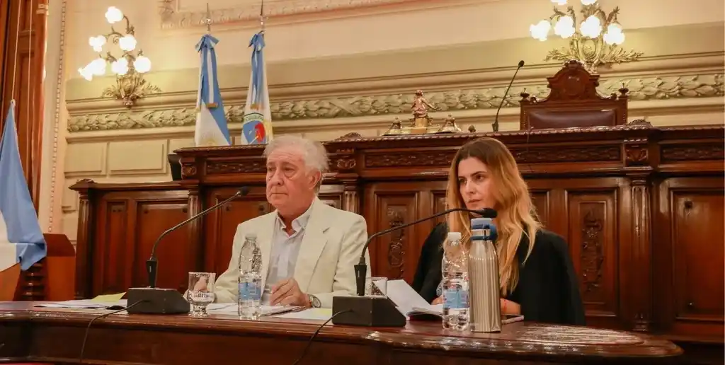 Gramajo y Catallini, autoridades de la Comisión de Acuerdos de la Convención.