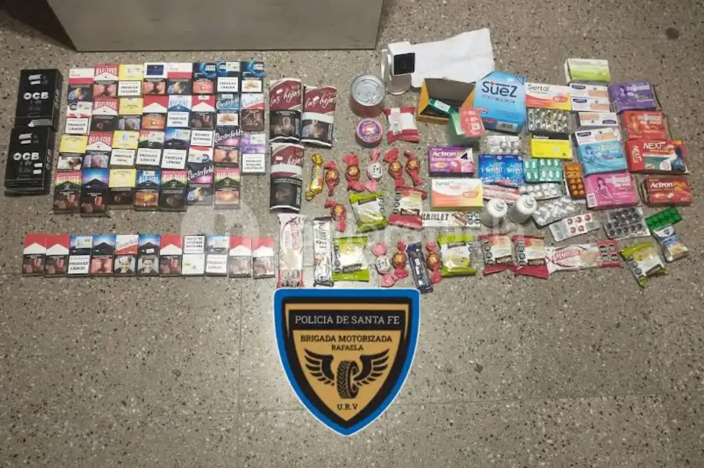 En una obra en construcción, encontraron bolsas con varios artículos robados