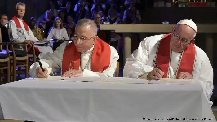 El Papa y luteranos firman declaración sobre inmigrantes