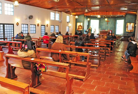 Por el límite de asistentes, se debe sacar turno para las misas de los fines de semana
