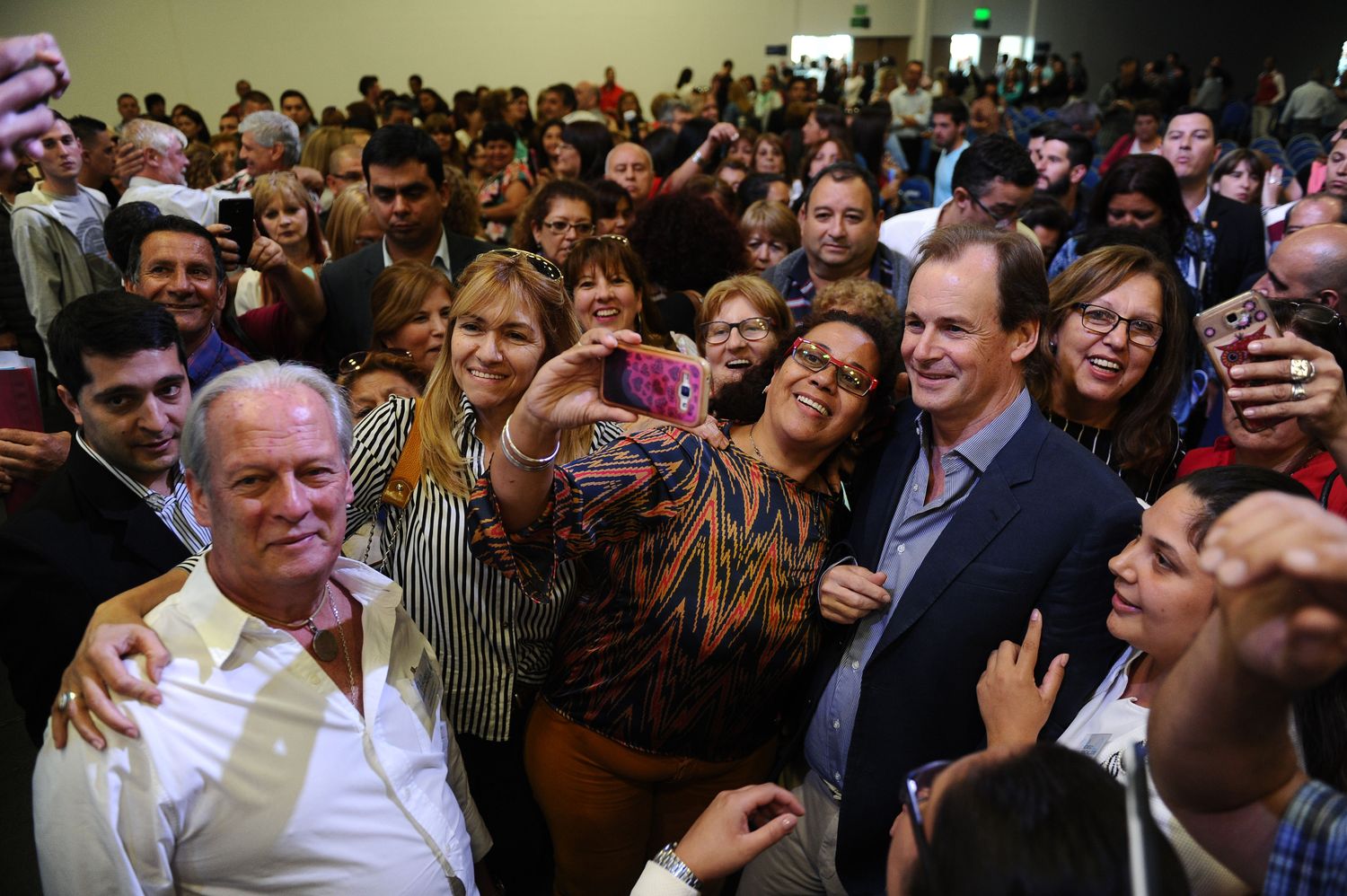 El Gobernador Bordet reabrirá las paritarias a los gremios estatales