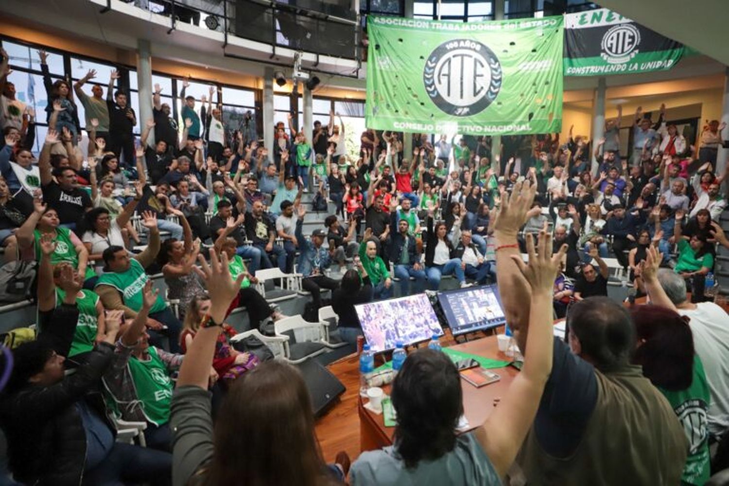 Dos de las tres medidas de fuerza pautadas son impulsadas por los sectores sindicales más opositores al gobierno libertario, ATE y el moyanismo.