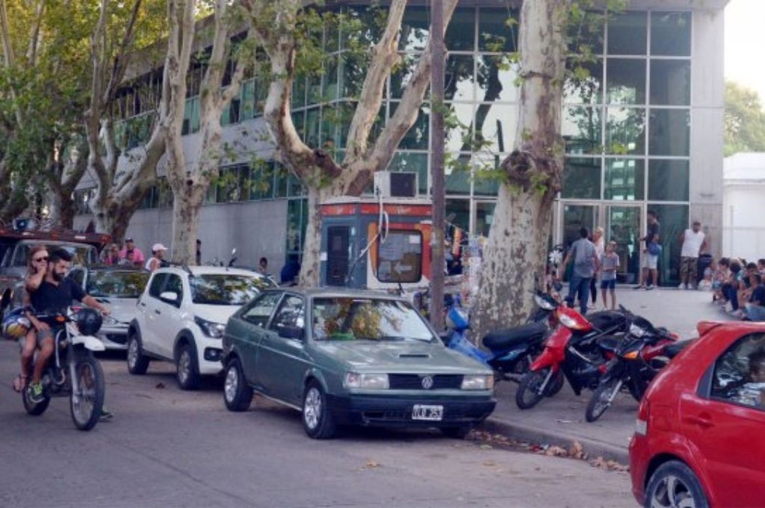 Trabajadores del Hospital “Víctor J. Vilela” víctimas de delincuentes