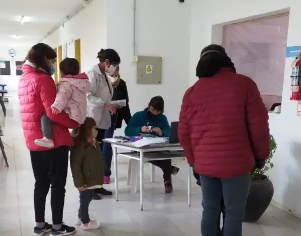 Operativos de vacunación en distintos barrios de Chascomús