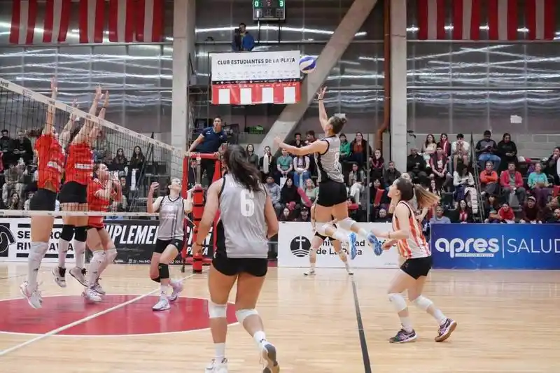 Estudiantes igualó la serie 
de cuartos ante River