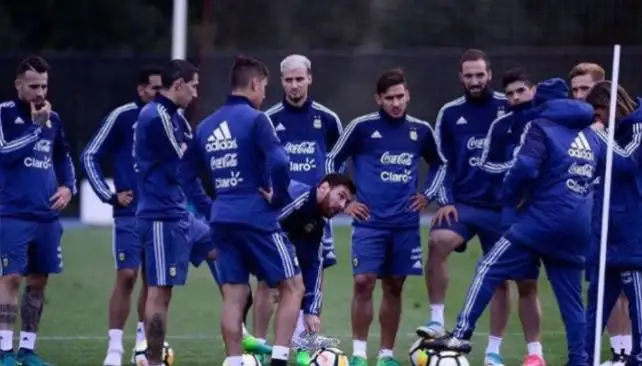 Sampaoli confirmó el equipo para su debut en la Albiceleste