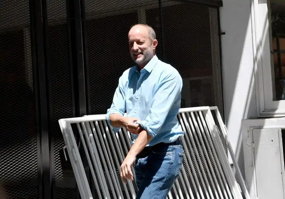 Renunció Martín Insaurralde luego de que se difundan fotos con una modelo en un yate