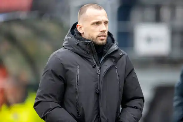 Ajax confirmó entrenador tras su interés por Gallardo