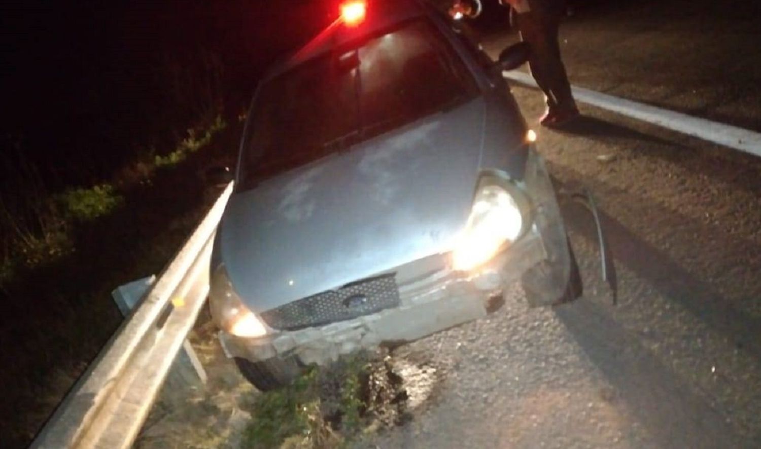 Un auto despistó en la Ruta 14 luego de chocar contra un animal en la ruta