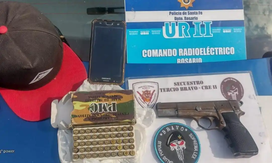 Detuvieron a un joven de 23 y una chica de 19 involucrados en la balacera a una casa