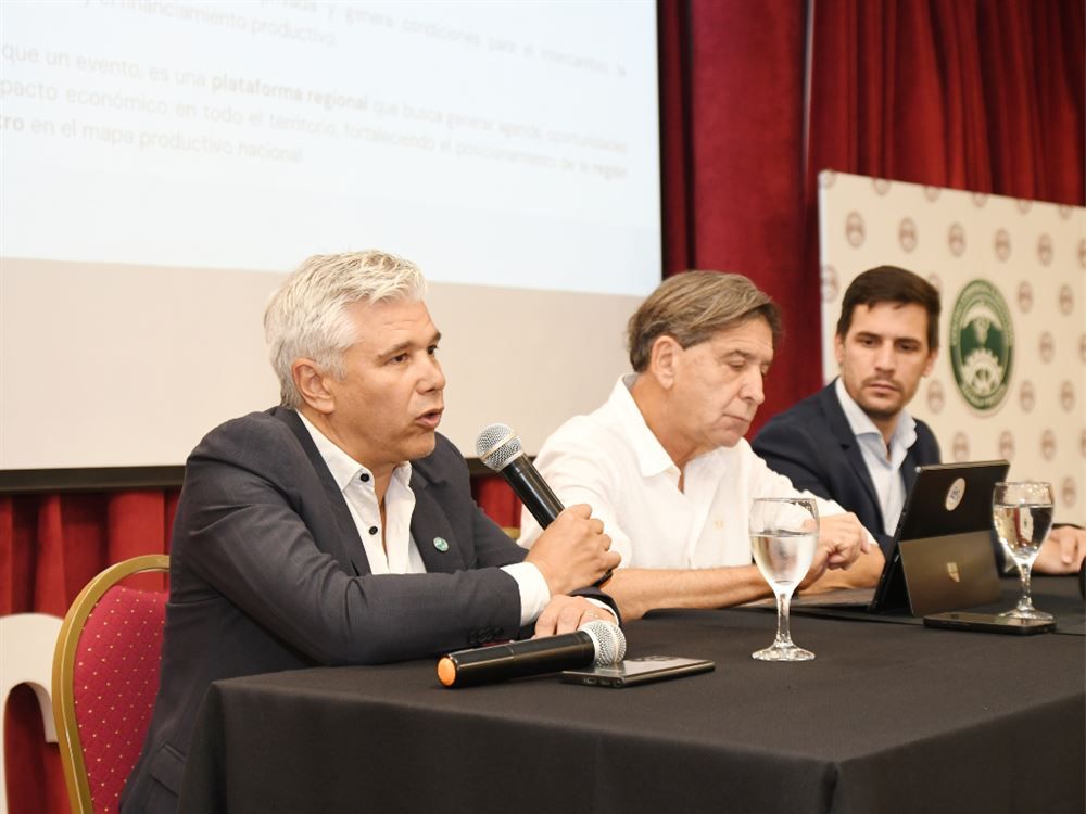 Mauricio Rizotto, Juan Carlos Basso y Leonardo Viotti, en la presentaciòn