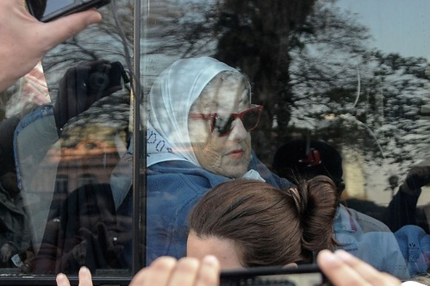 Ordenan la detención de Hebe de Bonafini
