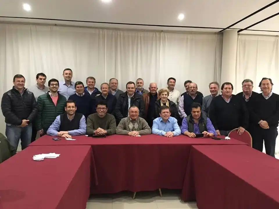 Carlos Cecco asumió la presidencia del Foro de Intendentes de Cambiemos