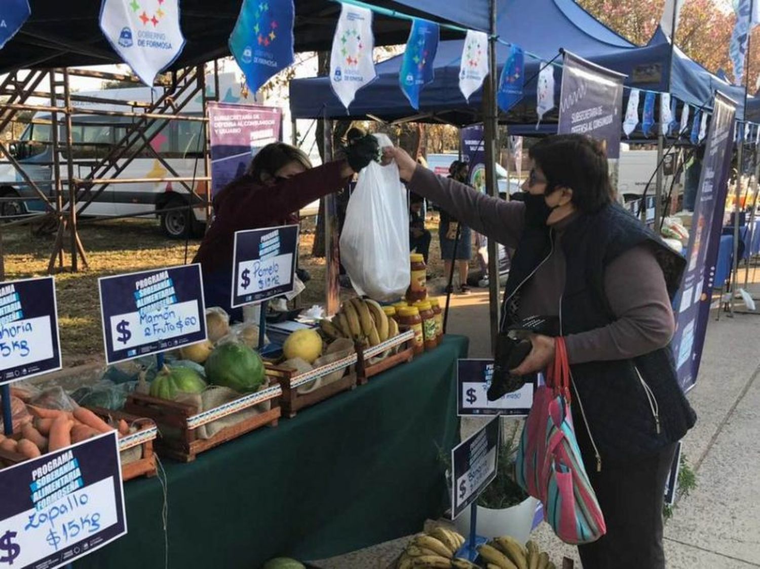 Villa Dos Trece: se comercializaron más de 7.500 kilogramos de alimentos