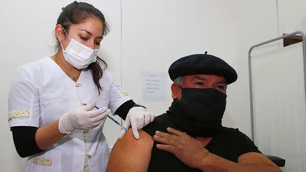 Llegaron a la provincia más de 49 mil dosis de Astrazeneca