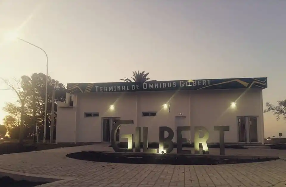 La terminal de Gilbert no se puede inaugurar porque los micros no quieren entrar a la localidad