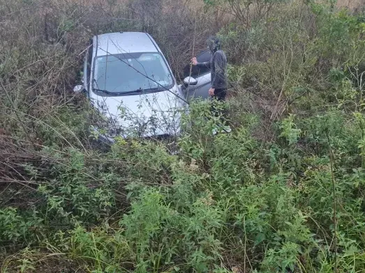 Atletas sufrieron un violento despiste en la ruta y se salvaron de milagro