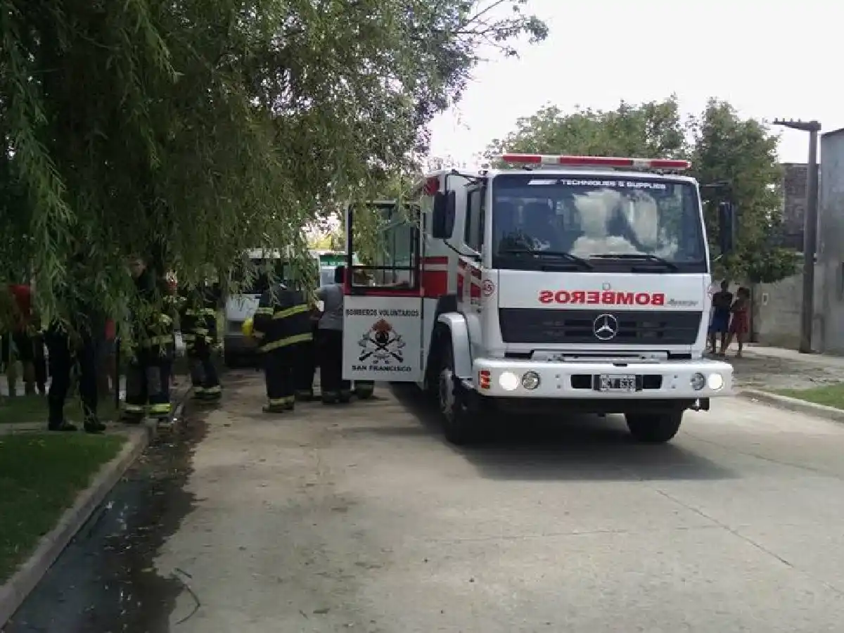 Trasladaron a Córdoba al joven herido durante el incendio de una casa en Frontera 