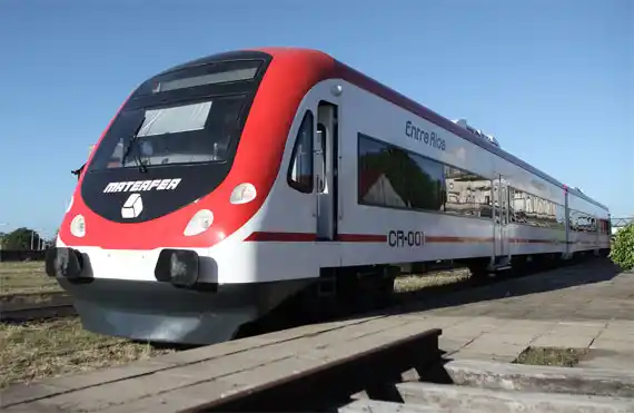 Bordet pidió por los ramales ferroviarios y los aeropuertos 