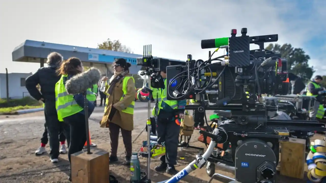 Cada taller cuenta con 30 vacantes disponibles y la selección priorizará a profesionales en actividad.