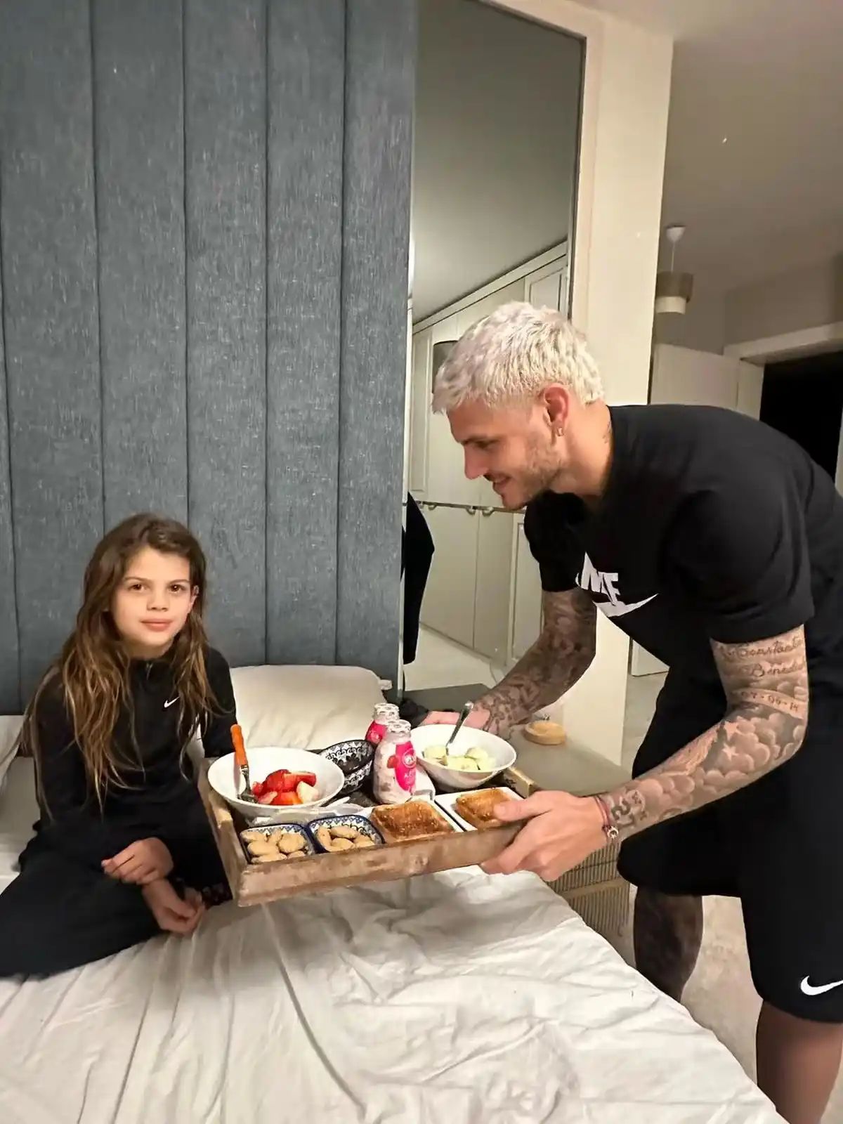 Mauro Icardi le llevó el desayuno a su hija Francesca
