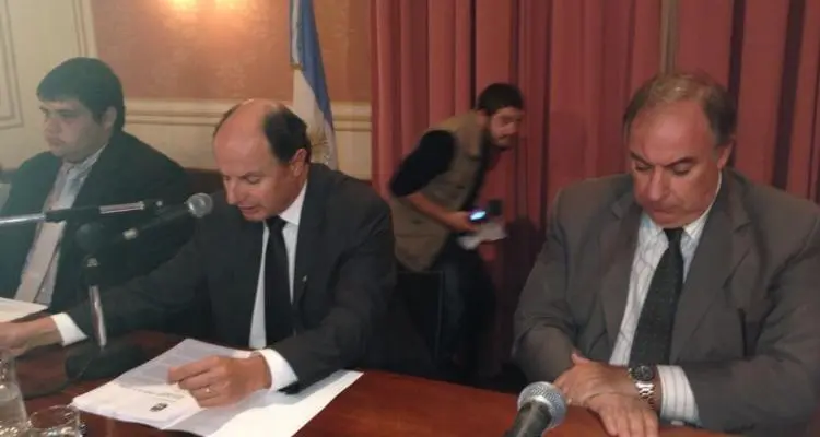 Guacone reconoció el “déficit estructural” y criticó con dureza a los médicos