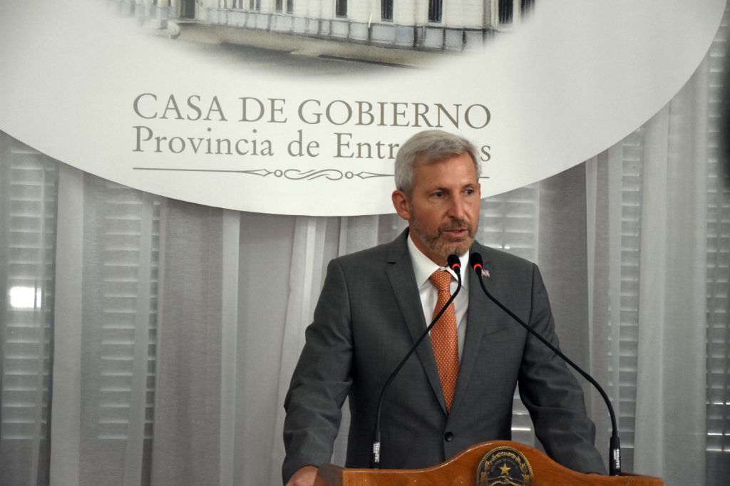 Frigerio busca prohibir por ley designaciones en el último año de gestión