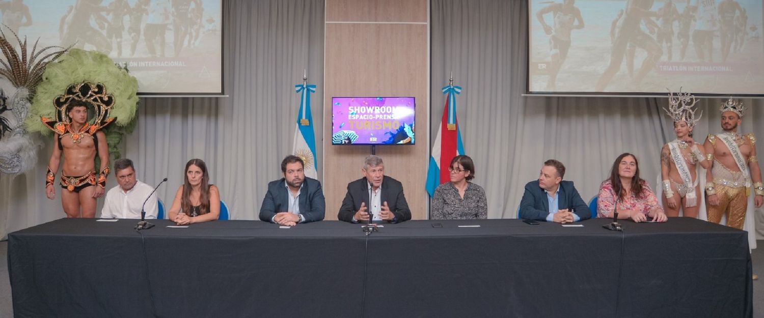 El Corso de Gualeguay se presentó en el showroom de lanzamientos de fiestas populares