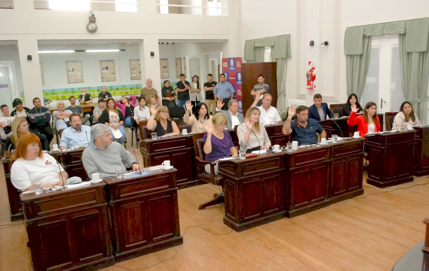 Votaron a favor, Amilcar, Kalle, Jensen Menna, Schwarz, García, Espinosa, Sánchez, Díaz, Souto, Diez, Bidegain y Maceiro