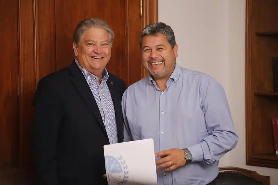 La provincia entregó subsidios a comunas e instituciones