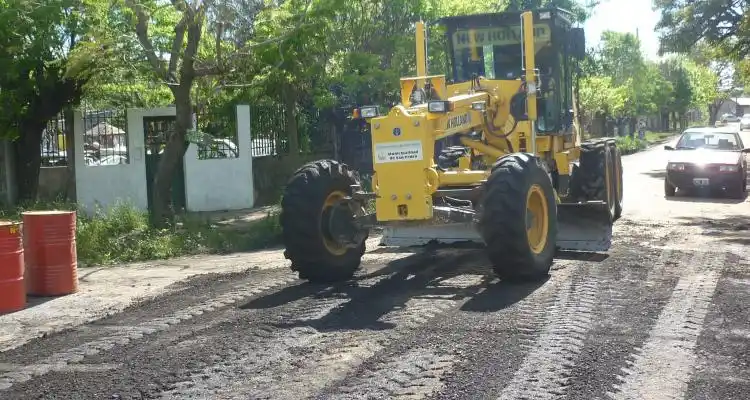 Trabajos de mejorado sobre calle Molina
