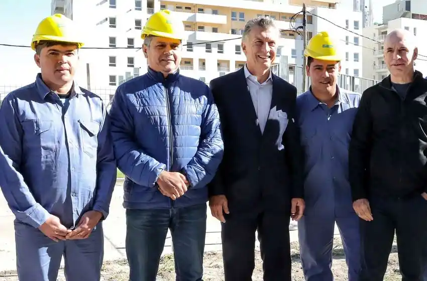 Un obrero le reclamó a Macri: «Por favor, hagan algo»