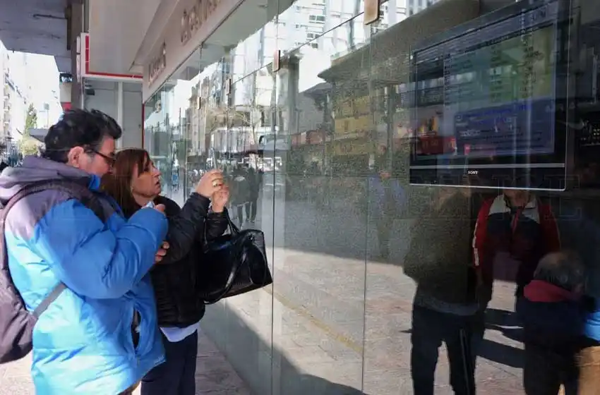 El dólar se llegó a vender a $63 en Mar del Plata