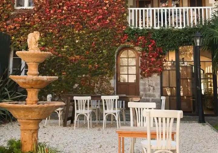 El parque de "La Casa del Balcón" es otro espacio para disfrutar de un lugar con historia.