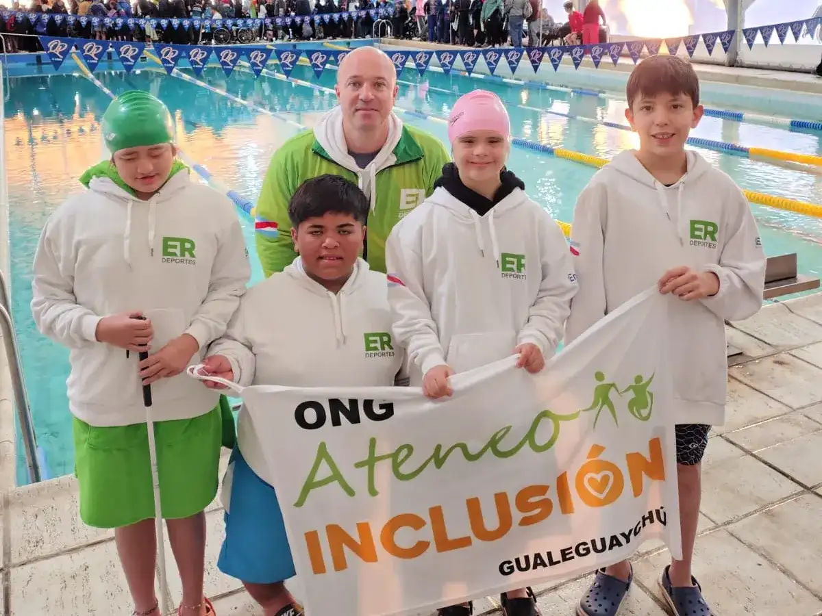 La ONG local Ateneo Inclusión representa a la ciudad en el Torneo Nacional de Natación Adaptada