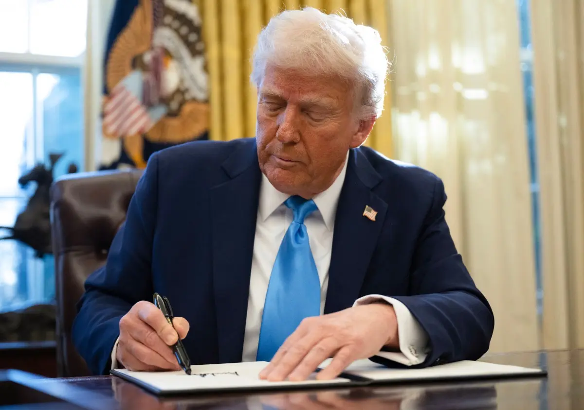 Trump vuelve a la carga: impone aranceles de 25% al aluminio y acero importados en EE. UU.