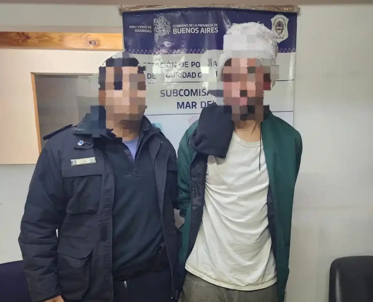 El hombre fue visto masturbándose en Buenos Aires y Bolívar.