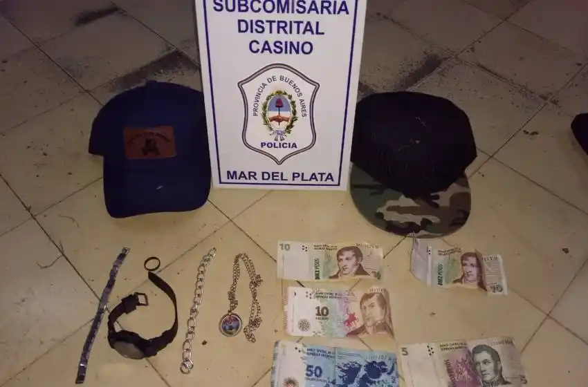 Adolescentes fueron víctimas de un robo "piraña" en la costa