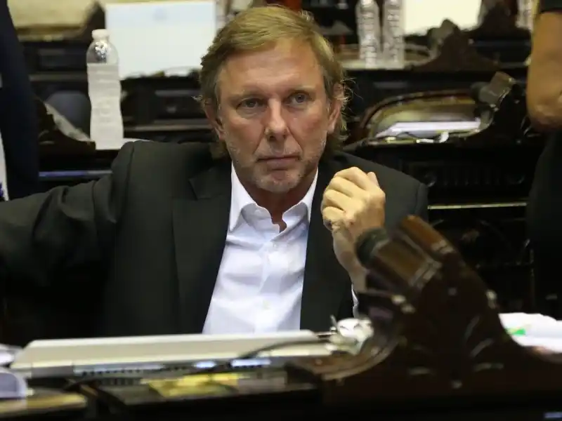 Bahillo reclamó a Macri que desdolarice los costos de la economía