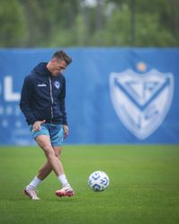 Vélez defiende el liderazgo en su cancha ante Belgrano