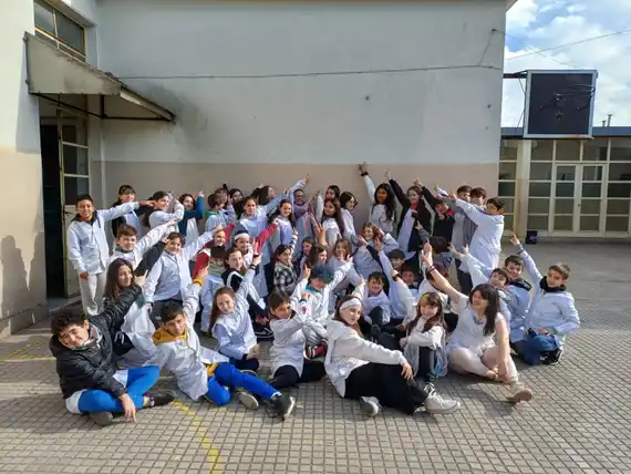 Estudiantes de la Escuela 11 y Lucas Molleker harán un mural educativo con estilo grafiti