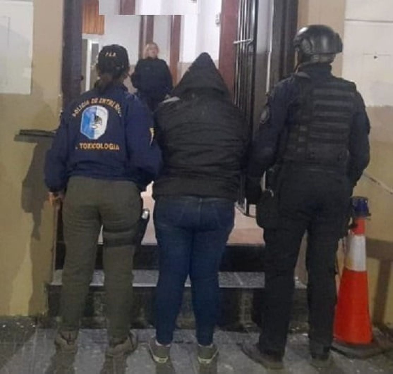 Operativo antidrogas en Victoria: secuestro de cocaína, armas y vehículos adulterados