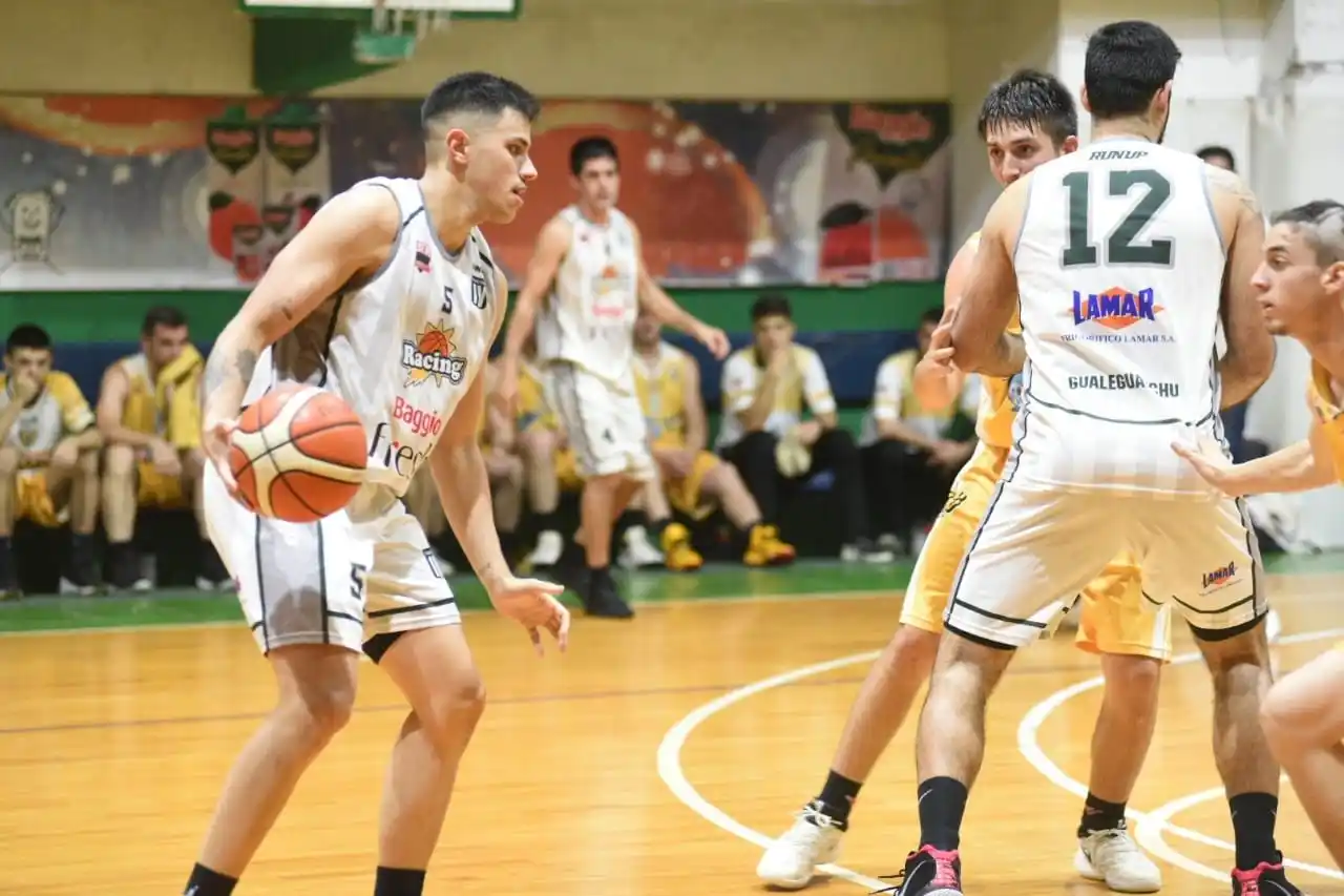 Racing expone su condición de invicto ante Sportivo San Salvador