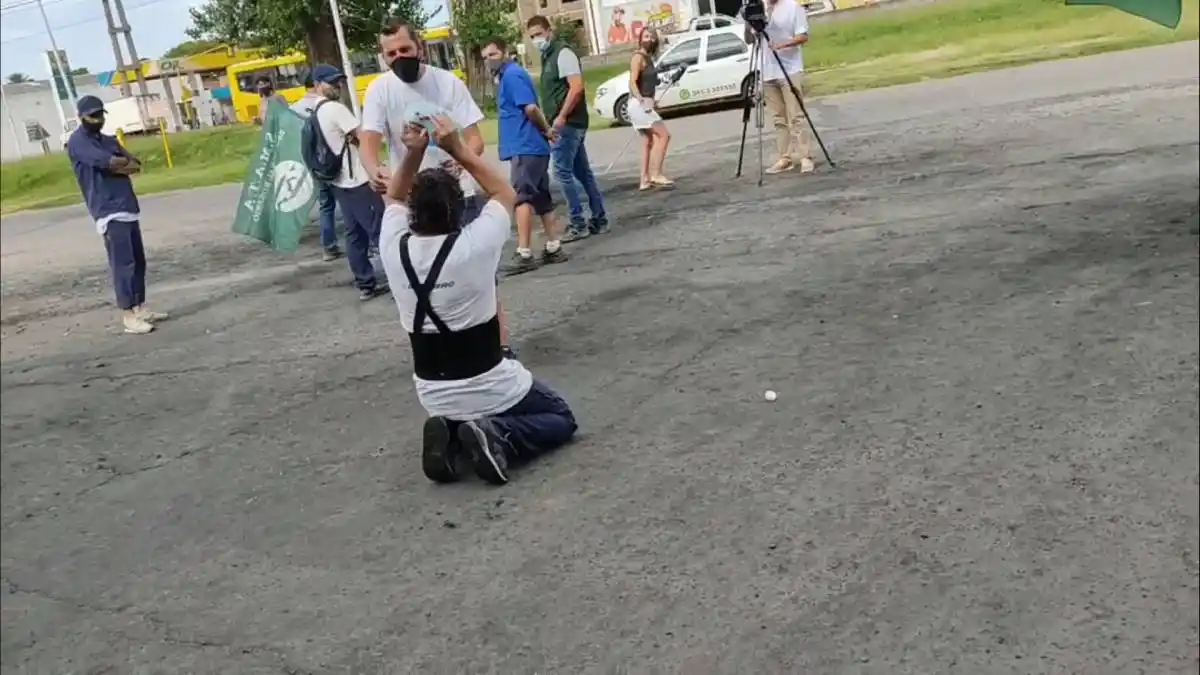 San Lorenzo: desesperado, un trabajador despedido se roció con combustible