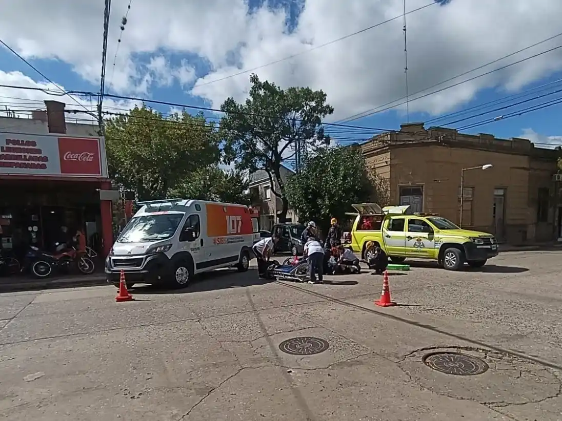 La motociclista debió ser hospitalizada. Foto: BVVT