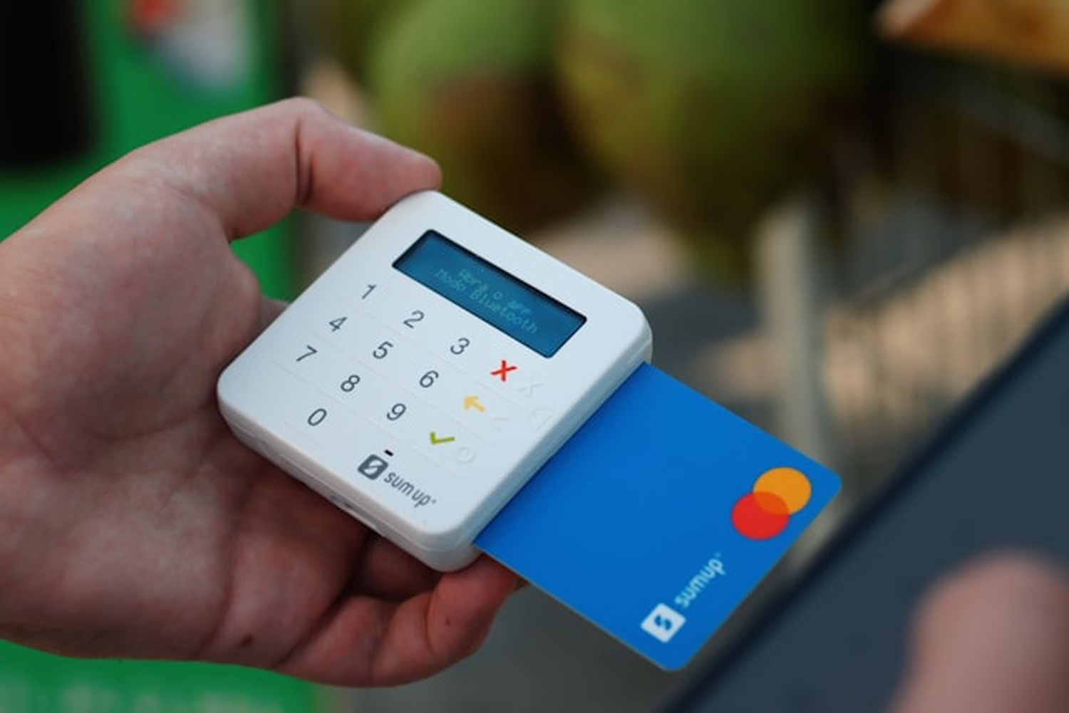 Tarjetas de débito o de crédito: ¿cuál es más segura en línea?