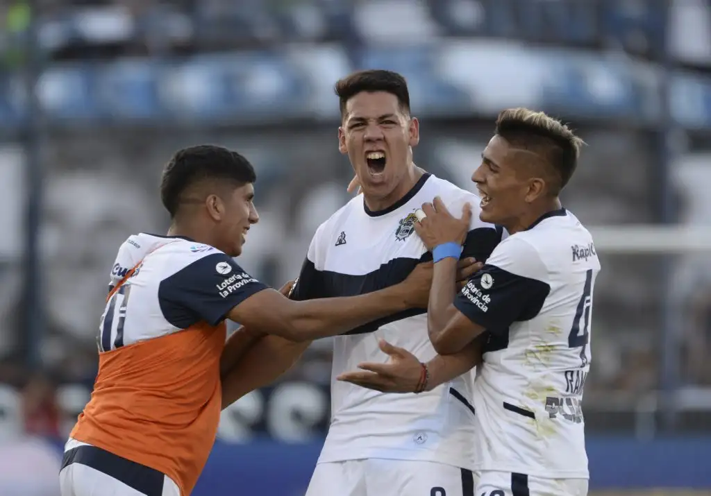 Gimnasia consiguió el  primer triunfo como local